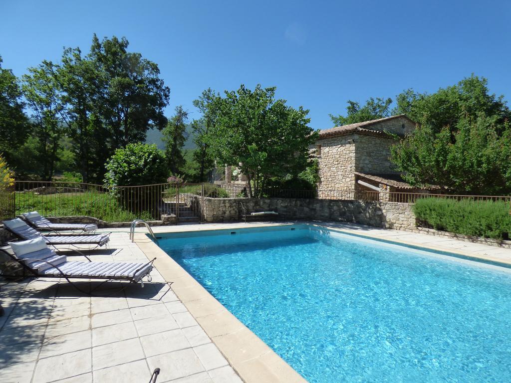 Hotel Lou Caleu Restaurant Le Rocher Des Abeilles Saint-Martin-de-Castillon Exterior photo
